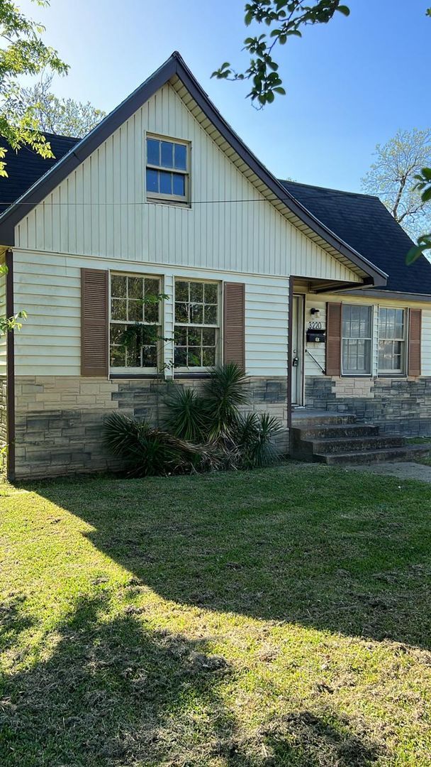 property at 3220 Shannon Ave