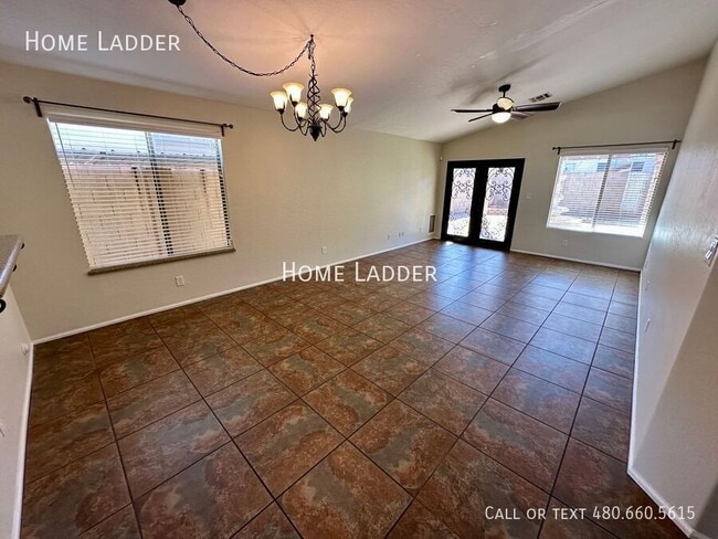 445 E Cantebria Dr in Gilbert, AZ - Building Photo - Building Photo