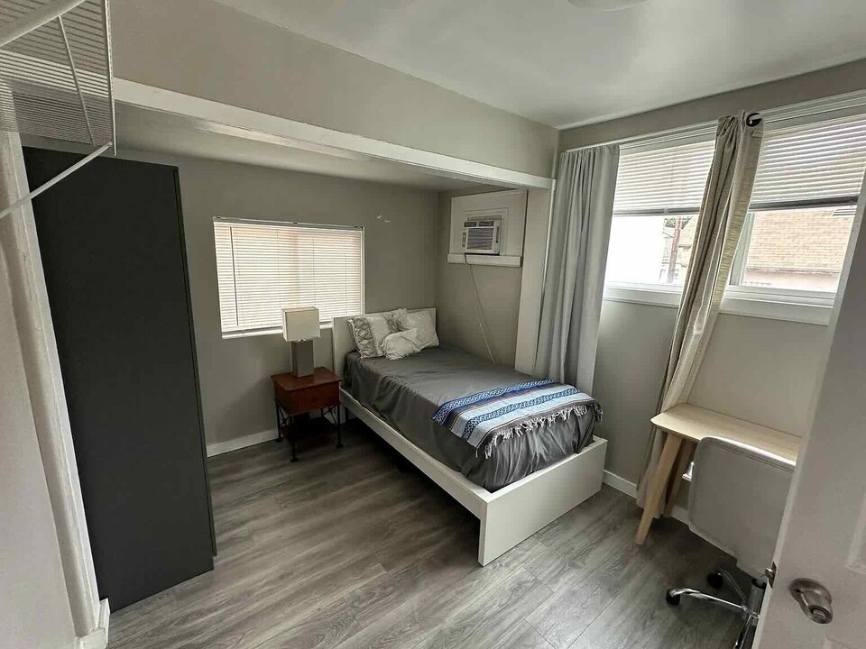 1248 W 24th St in Los Angeles, CA - Building Photo