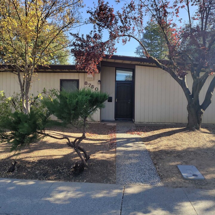 8750 Kelsey Dr in Elk Grove, CA - Building Photo