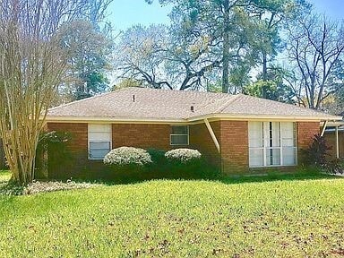 property at 2115 Gardenia Dr