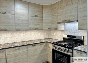 13 Sweetgum Ln in Monmouth Junction, NJ - Building Photo - Building Photo