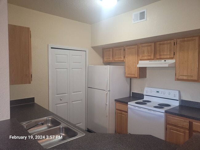 6071 Westgate Dr in Orlando, FL - Building Photo - Building Photo
