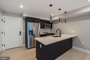 6604 Ridge Ave, Unit 302 in Philadelphia, PA - Building Photo