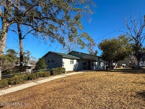 360 Canis Dr W in Orange Park, FL - Building Photo - Building Photo