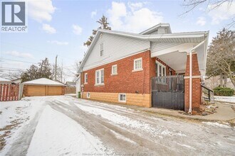 956 Curry Ave in Windsor, ON - Building Photo - Building Photo