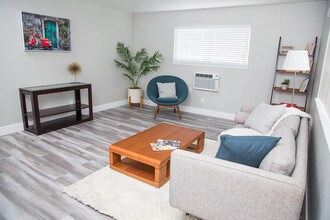1220 McKinley Dr in Roseville, CA - Foto de edificio - Interior Photo