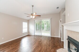 875 Woodbridge Hollow N in Jacksonville, FL - Building Photo - Building Photo