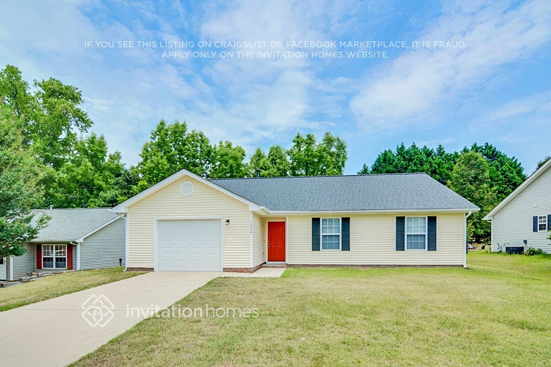 1620 Balfour Downs Cir in Fuquay Varina, NC - Building Photo