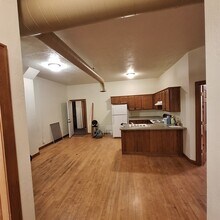 107 W North Water St, Unit 107 D in New London, WI - Foto de edificio - Building Photo