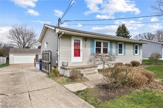 17050 Sheldon Rd in Brook Park, OH - Building Photo - Building Photo