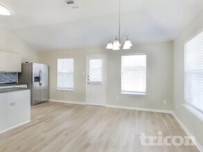 352 Meadow Park in New Braunfels, TX - Building Photo - Building Photo