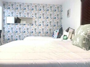 471 NE 37th St in Miami, FL - Building Photo - Building Photo