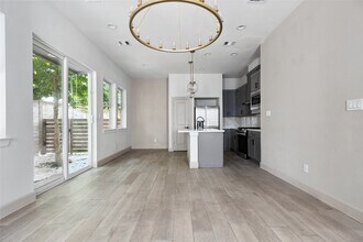 9551 Neuens Rd in Houston, TX - Building Photo - Building Photo