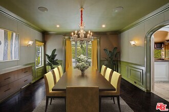10350 W Sunset Blvd in Los Angeles, CA - Building Photo - Building Photo