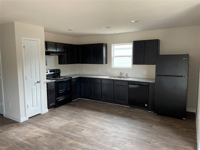 326 Rd 5138 in Cleveland, TX - Building Photo - Building Photo