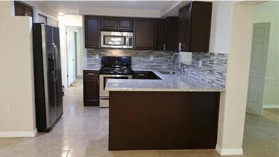 4415 Beacon Square Drive in Holiday, FL - Building Photo - Building Photo