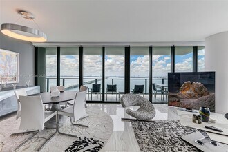 3131 NE 7th Ave, Unit 40001 in Miami, FL - Foto de edificio - Building Photo