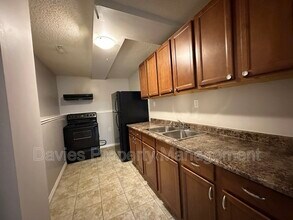 1712-1751 51 St NW in Edmonton, AB - Building Photo - Building Photo