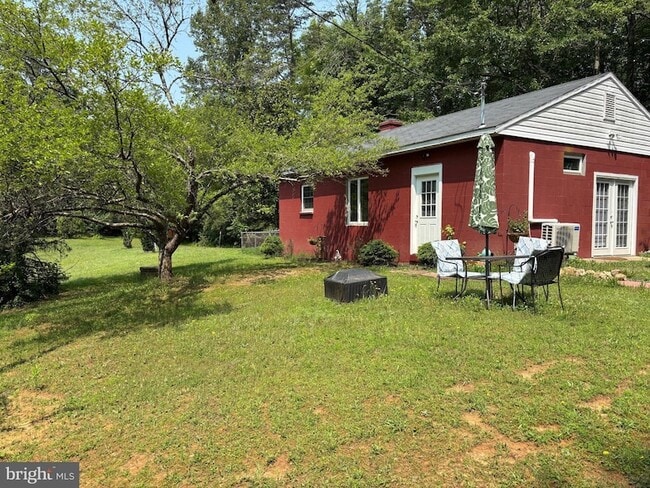 property at 579 Leeland Rd