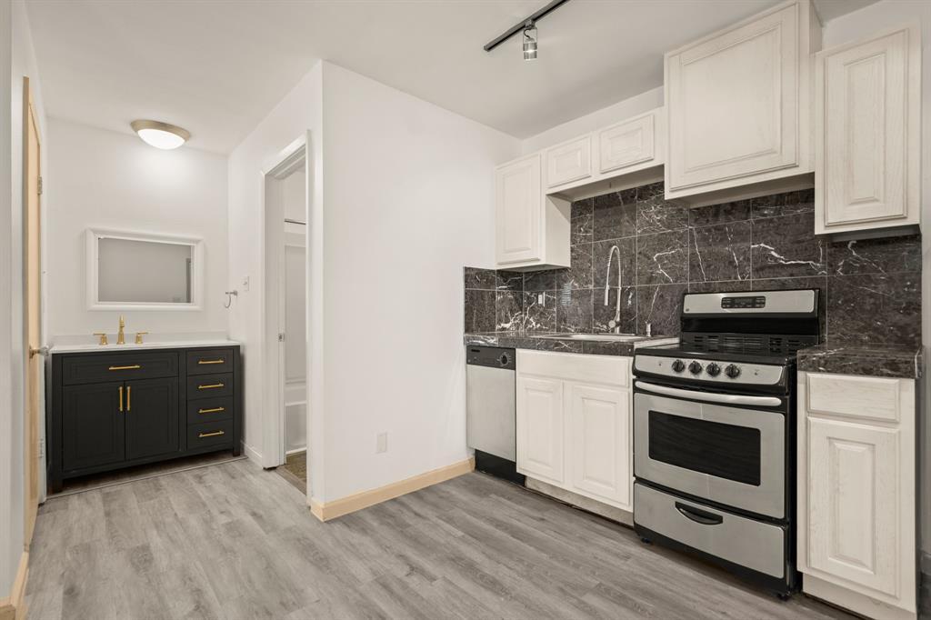 210 W 38th St in Austin, TX - Building Photo