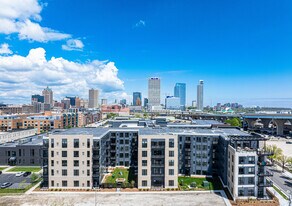 Evoni in Milwaukee, WI - Building Photo