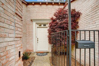 1108 Nantucket Dr in Houston, TX - Building Photo - Building Photo