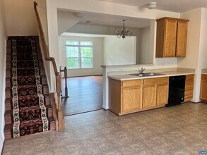 721 Rainier Rd in Charlottesville, VA - Building Photo - Building Photo