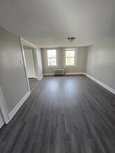 12 Arnold Ct, Unit 12 in Bristol, CT - Foto de edificio - Building Photo