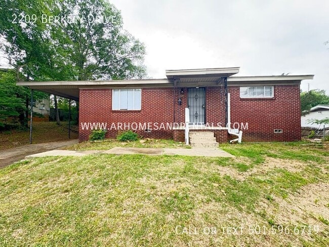 property at 2209 N Berkley Dr