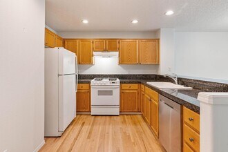 6480 NW Shelsam Terrace in Portland, OR - Building Photo - Building Photo