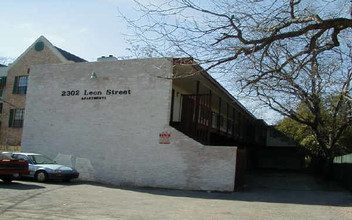 2302 Leon Street Apartments in Austin, TX - Foto de edificio - Building Photo