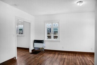 4741 Brighton Ave in San Diego, CA - Building Photo - Building Photo