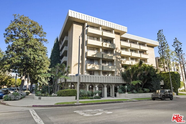 1300 Midvale Ave in Los Angeles, CA - Building Photo - Building Photo