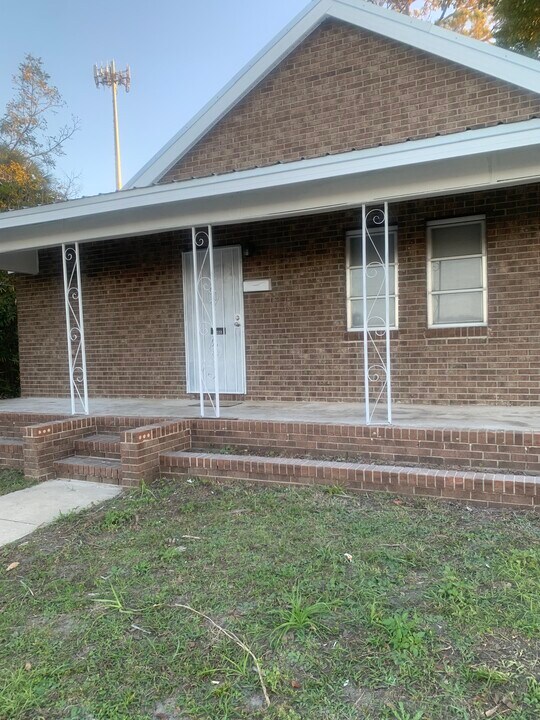 1223 Reid St in Palatka, FL - Building Photo