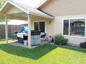 1317 NW Conklin Ave in Grants Pass, OR - Building Photo - Building Photo