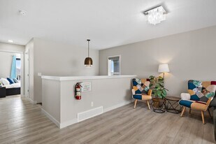 125 Evansridge Pl NW in Calgary, AB - Building Photo