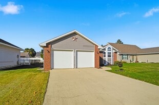 408 California Ave in Findlay, OH - Building Photo