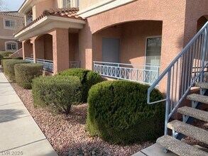 424 Pine Haven St in Las Vegas, NV - Foto de edificio - Building Photo