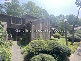 436 Fairoaks Cir in Chapel Hill, NC - Building Photo