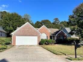 3780 Crescent Walk Ln NE in Suwanee, GA - Building Photo