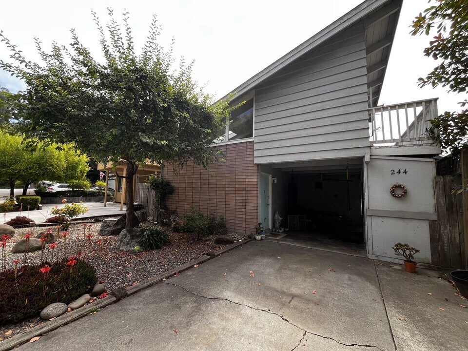 244 Moosehead Dr in Aptos, CA - Building Photo