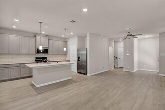 16012 Oregon Oak Dr in Houston, TX - Building Photo - Building Photo