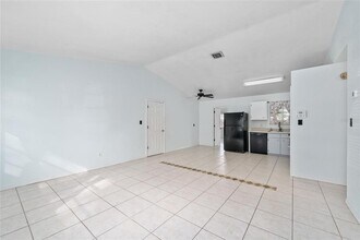 245 Moonbeam Rd in Apopka, FL - Building Photo - Building Photo