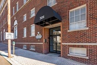 United Jewelers and Lee Hardware Apartments in Shreveport, LA - Building Photo - Building Photo