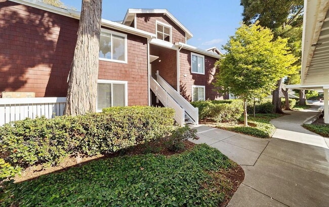 property at 10 Bayside Ct