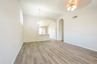 3725 W Cat Balue Dr in Glendale, AZ - Building Photo - Building Photo