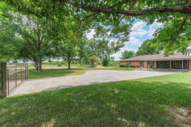 18211 Mueschke Rd in Cypress, TX - Building Photo - Building Photo