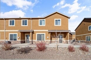 7643 Sand Lake Heights in Colorado Springs, CO - Building Photo