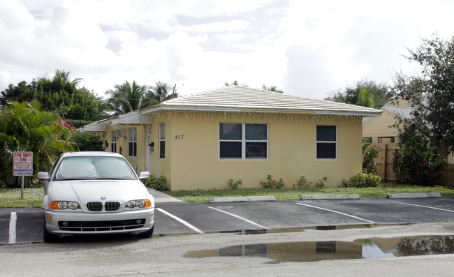 417-421 NE 7th Ave in Delray Beach, FL - Foto de edificio - Building Photo